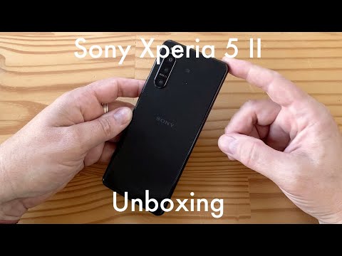 Sony Xperia 5 II unboxing: a smaller Xperia 1 II with a 120Hz display but no wireless charging...