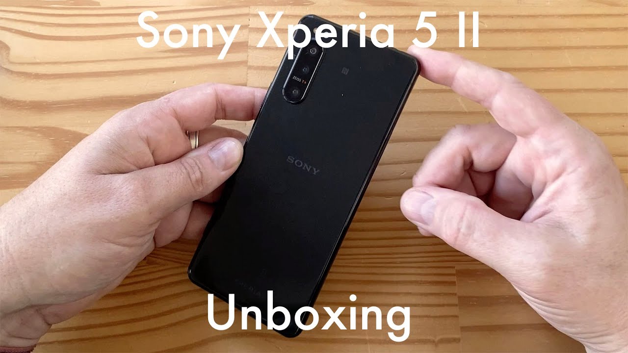 Sony Xperia 5 II unboxing: a smaller Xperia 1 II with a 120Hz display but no wireless charging...