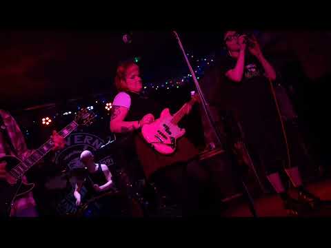 The Maisonettes - Just Forget (Live at Exeter Cavern 31/12/25)