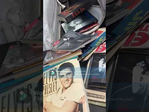 AMAZING YARD SALE I BOUGHT ENTIRE ELVIS PRESLEY COLLECTION WITH AUTOGRAPH FOR 100 BUCKS!