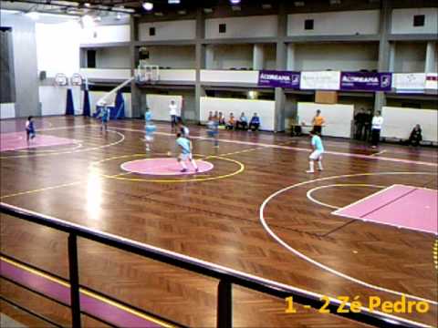 Atomicos 4 - 3 Dinamo Sanjoanense