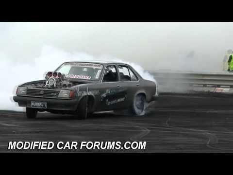 Supercharged Gemini NUKINFUTS burnout at Springnats 2010