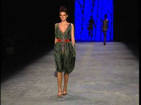 Fashion Rio 2010 Desfile TRIYA (Spring Summer 11)