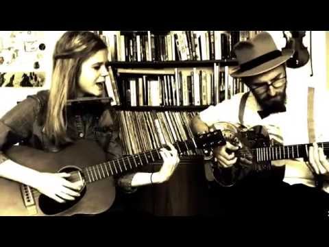 Elin-Louise Ahlberg - Nått Nytt!