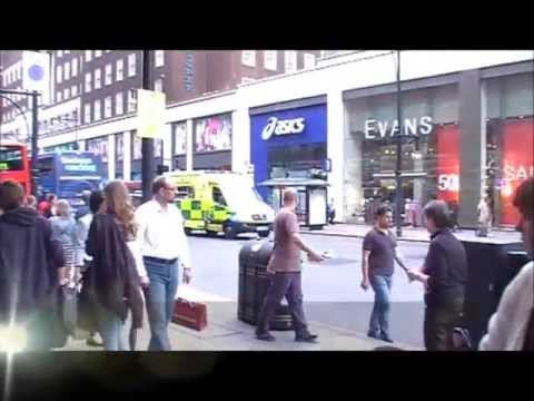 ***Bull Horn*** LAS Ambulance met spoed over Oxford Street naar een melding