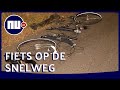Meerdere auto’s met flinke schade door fiets op de snelweg | NU.nl