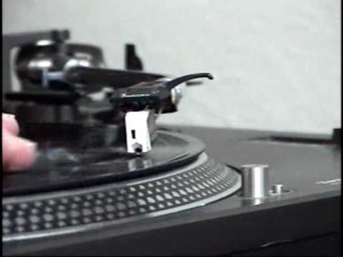 Technics 1200 - Skips While Scratching