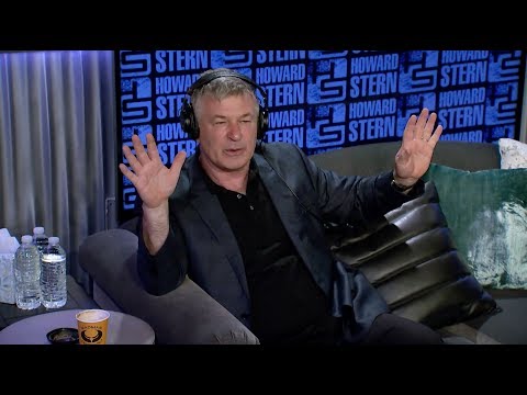 Alec Baldwin Says Melania Is a Fan of His Trump Impression on "SNL"