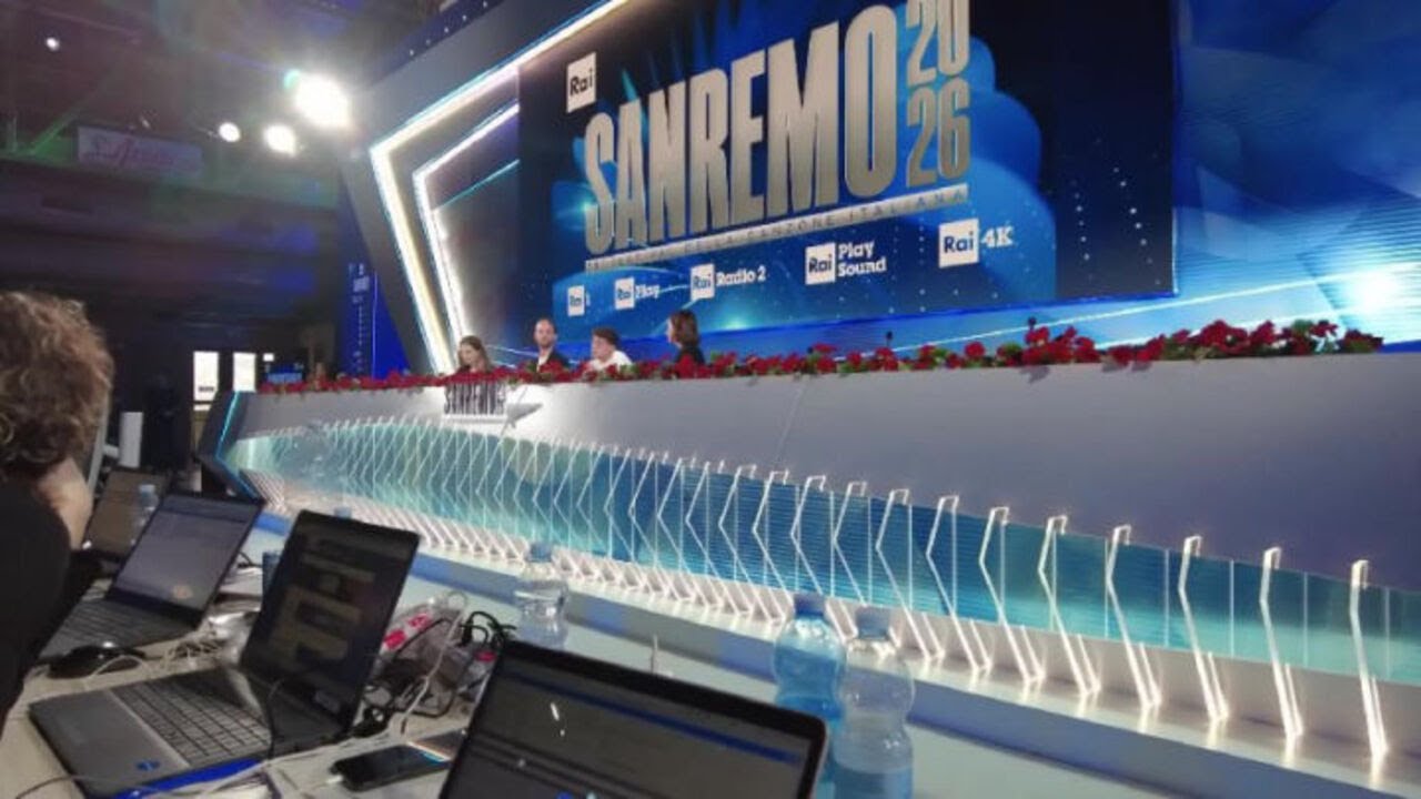 Tredici Pietro imita la mamma: "Sei stato bravissimo, il mio bimbo"