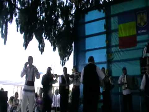 12 targu lui Ilie - Raciu - 20 iulie 2010 - Inceputul spectacolului - Taraful din Raciu