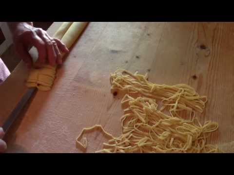 video ricetta fettuccine fatte a mano- il canale di nonna Esterina