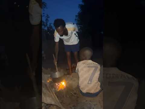 oh😲😲we cooked👩‍🍳 groundnuts soups and cassava flour paste it better #africa #india 🥣🥣