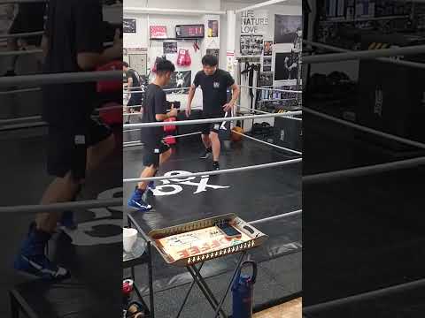 元ミニマム級ボクサーと遊びを入れたフットワーク強化練習