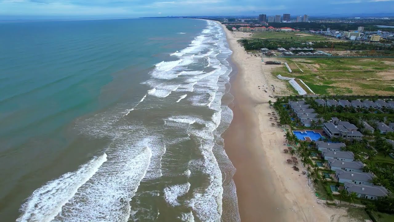 Experience a fascinating peek of Non Nuoc Beach.