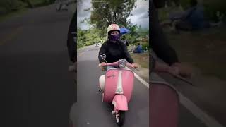 Download lagu cewe naik vespa itu makin tambah cantik nya || ladys scooter mp3 Download lagu cewe naik vespa itu makin tambah cantik nya || ladys scooter mp3