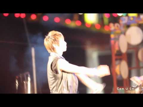 110804 Key Punching Jonghyun During "Hello" (different angle) @ Percu$$ion Fe$tival