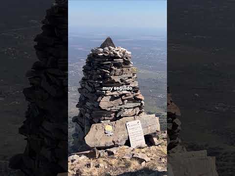 En el camino hacia los SIete Saltos, un altar muy sentido.