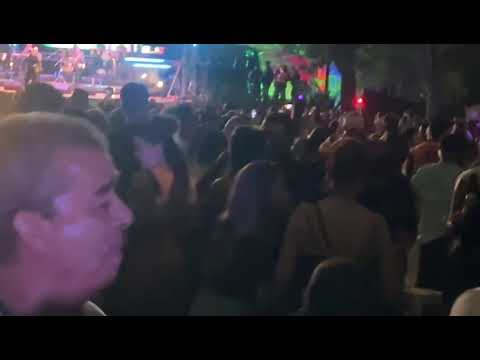 LOS GRADUADOS DEL LOKO QUINTERO TAN BELLA  Y PRESUMIDA