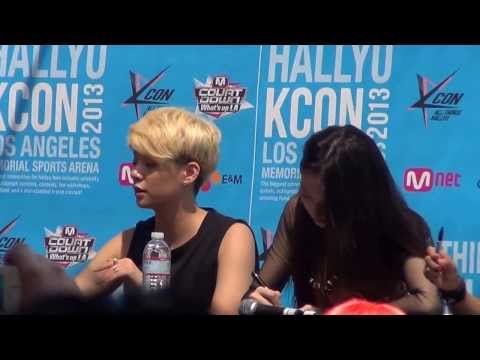 f(x) Amber and Fans Chanting @ KCON '13 f(x) fan signing
