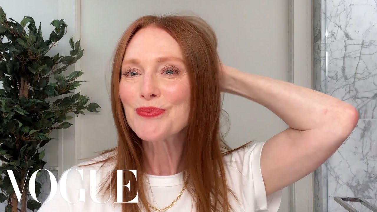 Julianne Moore’s Guide to Flattering Makeup for Redheads | Beauty Secrets | Vogue - YouTube