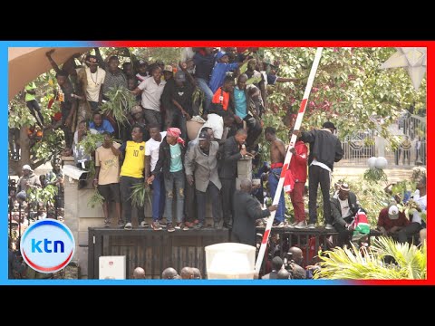 Maelfu wavunja itifaki JKIA walipowasili kupokea mwili wa Raila Odinga