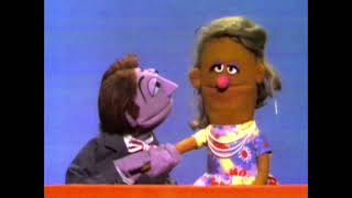 Sesame Street - I Want to Hold Your Ear (Instrumental)