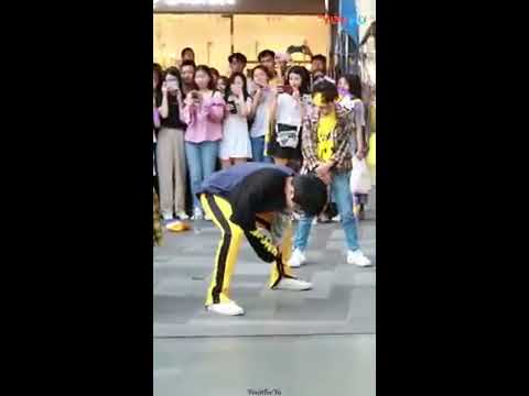BOY STORY - cover DISTRICT 9 (STRAY KIDS) HANYU FOCUS - 180817 BEIJING BUSKING
