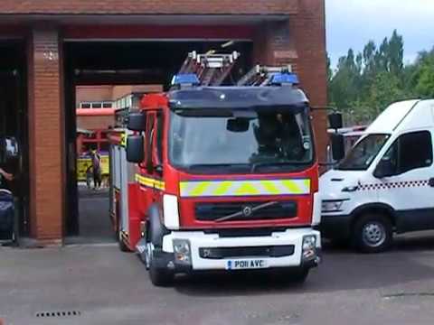 Greater Manchester Fire and Rescue Service Volvo FL Pump Responding