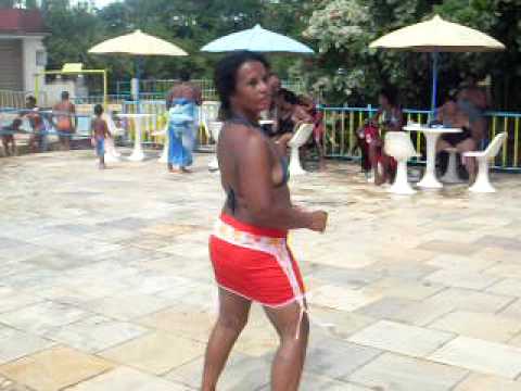 a menina quer dançar deixa a menina dançar.avi