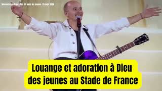 Download lagu Louange et adoration des jeunes avant l'arrivée du Pape Léon XIV au Stade de France mp3