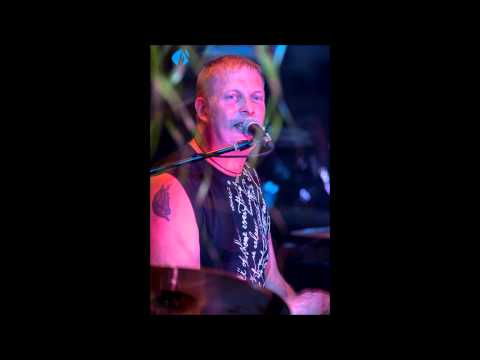 download lagu mp3 mp4 Wer Singt Butterfly, download lagu Wer Singt Butterfly gratis, unduh video klip Download Wer Singt Butterfly Mp3 dan Mp4 Music Online Gratis