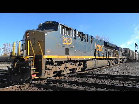 CSX 3423 Leads Auto Rack Train, Marion, OH 10/29/25
