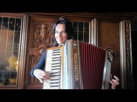 Klarinettenmuckl, Radka Dvorackova, acordeón