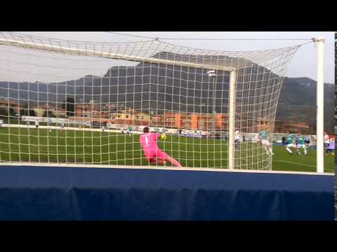 FeralpiSalò-Parma, 14' conclusione di Calaiò (fuorigioco), respinta di Caglioni