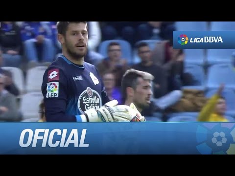 Lanzamiento de falta de Arbilla que despeja Fabricio