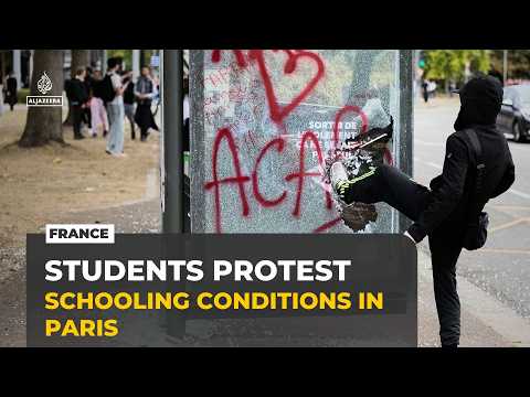 Students block 350 French schools over overcrowded classrooms and long days