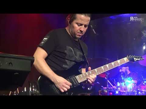 Moonrise - The Lights Of a Distant Bay Live 2023 (4 K Watch)