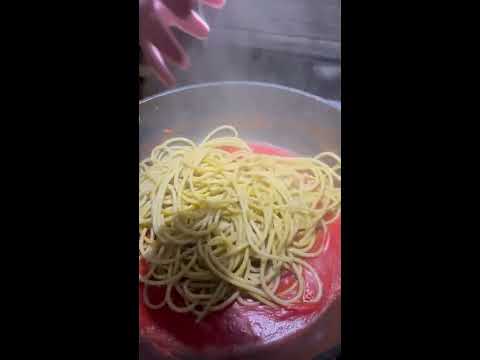 Spaghetti peperoncino e pancetta