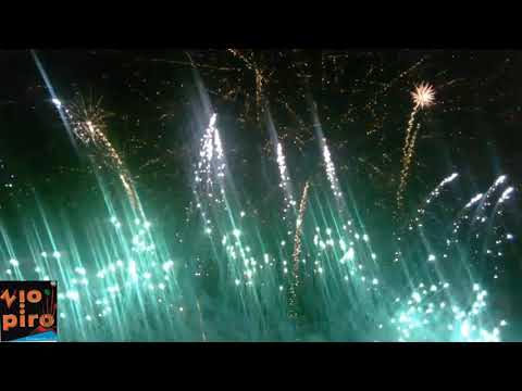 Entrata in Piazza di Sant'Antonio Abate a Nicolosi e spettacolo piromusicale ditta "Zio Piro".