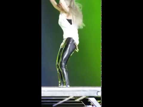 150321 Hyoyeon solo dance SMTOWN IV IN TAIWAN