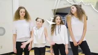 Haschak sisters:Show me what you got😉