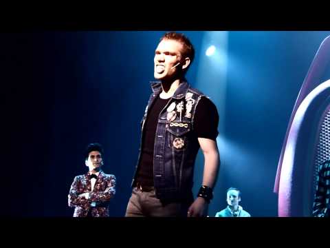 Salut Les Copains le spectacle musical - Aussi dur que du bois