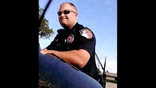 Texas 'Sovereign Citizen' Has His Window Broken Out After Refusing Officer's 15 Requests