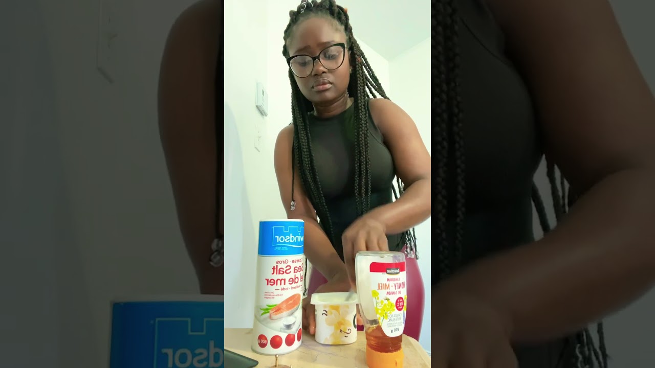 Du miel, le yaourt.quelques pincées du sel , tu mélanges le tout et boire .