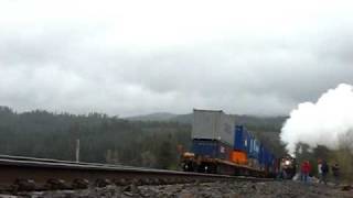 preview picture of video 'UP 844 Engine - Steam Train in the Rain Up Close'
