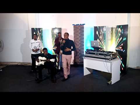 We niwe Ngai by Ezekiel Shuez