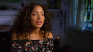 Paulina Singer, “Jessie Tyler” On the show taking place in 1989 video