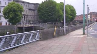 preview picture of video 'Bank Place Limerick city'