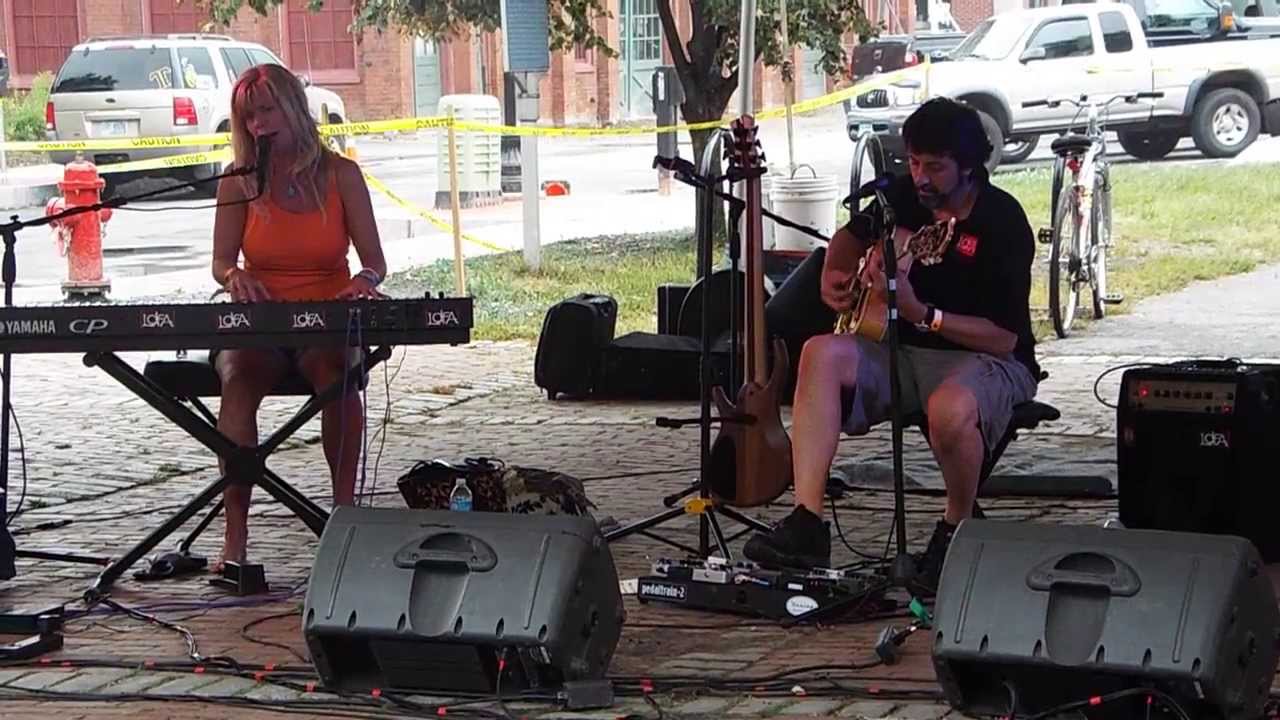 Promotional video thumbnail 3 for Lori Diamond & Fred Abatelli 