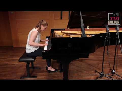 Menuet, BWV Anh. 116 from Notebook for Anna Magdalena Bach (anonymous composer) - Magdalena Haubs